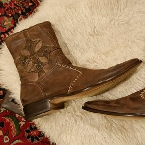 "Sold" Mark Nason Vibrato Rock Distressed Brown